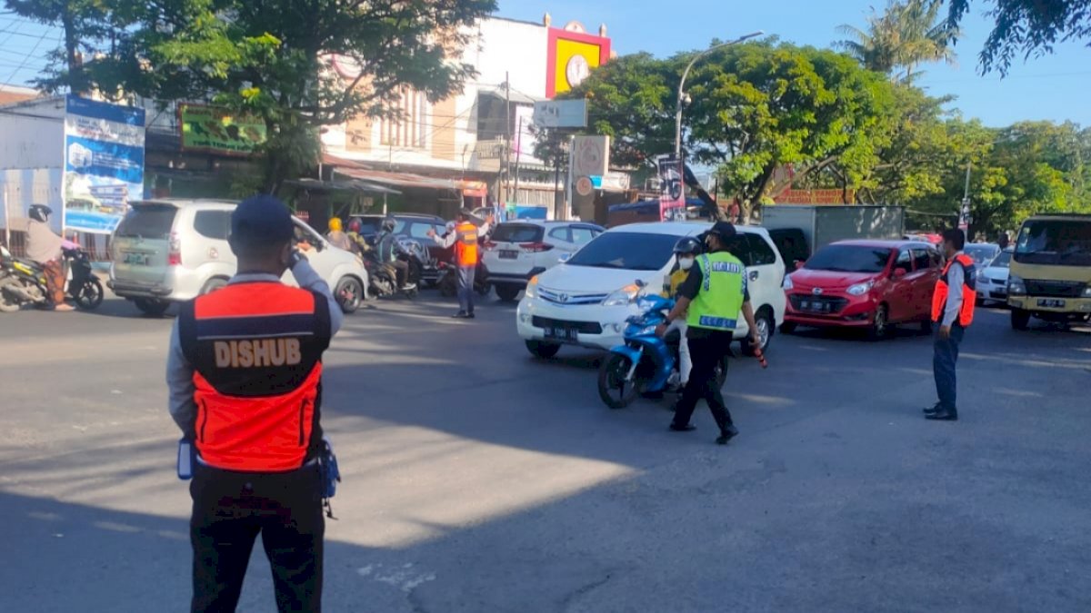 Dishub Makassar Turunkan Ratusan Personil Atur Lalulintas Jalan di Makassar