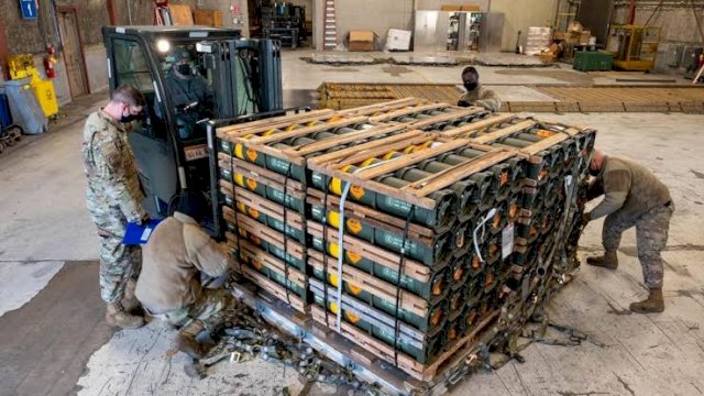 Bantuan senjata Amerika Serikat untuk Ukraina (CNN Indonesia)