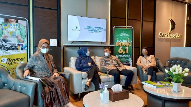 Press conference Bank Sulselbar di Gedung B Bank Sulselbar, Senin 18 April 2022 (Sri Wahyudi Astuti / sulselsatu.com)