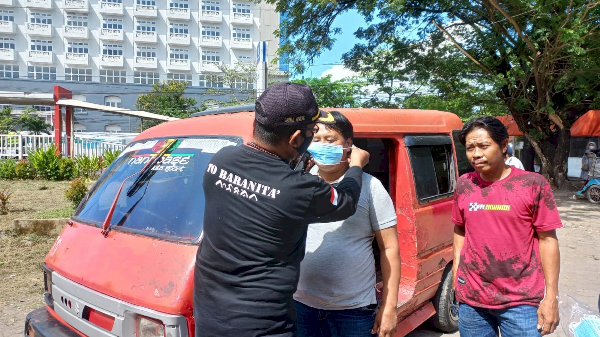 Pemantauan KTR, Satgas Kawasan Tanpa Rokok Kota Makassar Sasar Mobil Angkot 