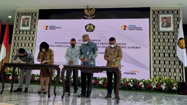 Seremoni penandatangan perjanjian kredit pengolahan bijih nikel laterit PT Ceria Metalindo Prima dilaksanakan pada hari Rabu, 6 April 2022 di kantor Kementerian ESDM di Jakarta (dok. Bank Sulselbar)
