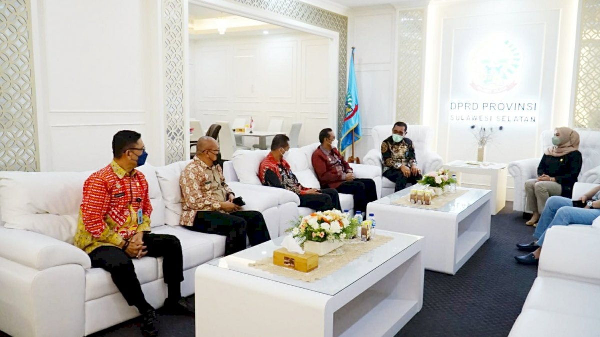 Andi Ina dan Liberti Sitinjak Sepakat Bersinergi Dalam Pembentukan Peraturan Daerah