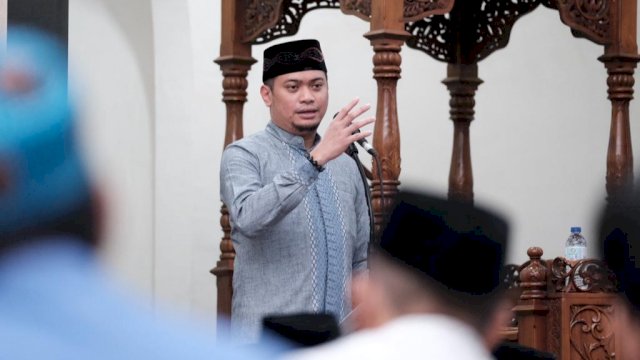 Bupati Gowa, Adnan Purichta Ichsan sampaikan program prioritas Pemkab Gowa lewat tarawih keliling (dok. Pemkab Gowa)