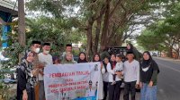 Pemdes Pattiro Bagi Takjil Gratis Untuk Pengendara