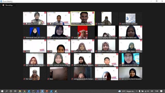 Edukasi safety riding Honda untuk mahasiswi Unhas Makassar menyambut Hari Kartini secara online (dok. Asmo Sulsel)