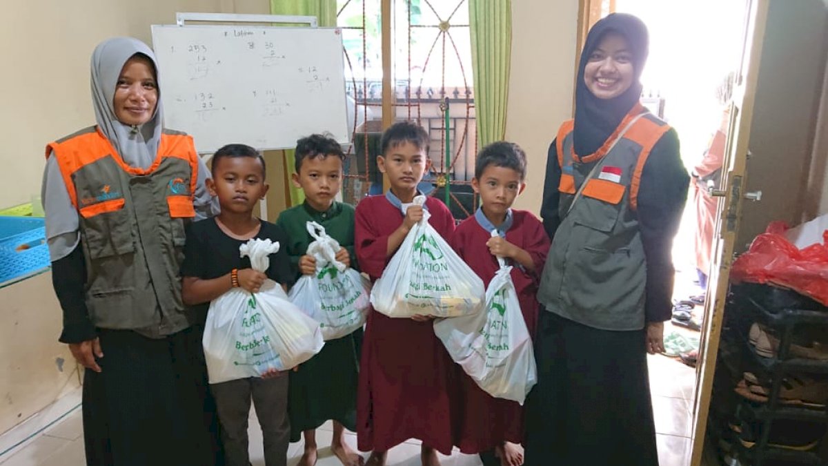 AAS Foundation Bagi Takjil Gratis dan 10 Ribu Paket Sembako Selama Ramadan