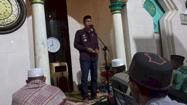 Camat Kepulauaan Sangkarrang, Ramli Lallo melakukan kegiatan Safari Ramadan (Ist) 