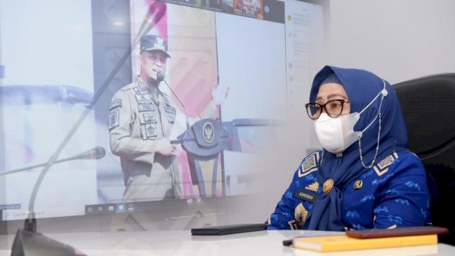 Sekda Kebupaten Gowa, Kamsina saat mengikuti launching mandiri benih oleh Pemprov Sulsel secara virtual di Peace Room A’Kio, Kantor Bupati Gowa, Jumat, (22/4) kemarin (dok. Pemkab Gowa)