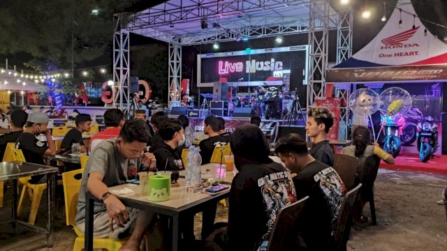 Customet gathering Honda Vario 160 di Sidrap sekaligus berbagi takjil gratis (dok. Asmo Sulsel)