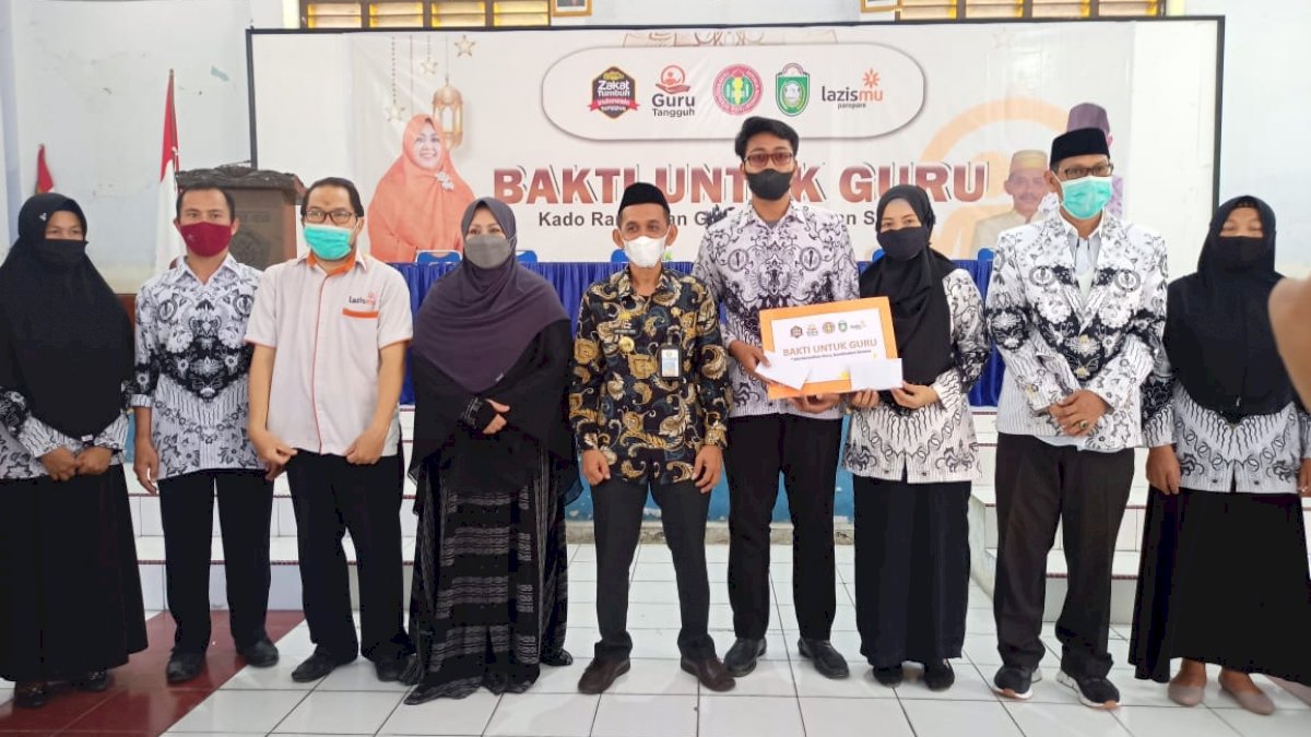 200 Guru Honorer di Parepare Terima THR Lebaran