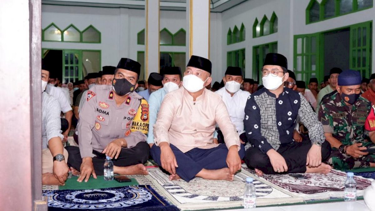 Momen Tarawih Keliling Dimanfaatkan Wakil Bupati Gowa Lepas Rindu Bersama Masyarakat Parigi