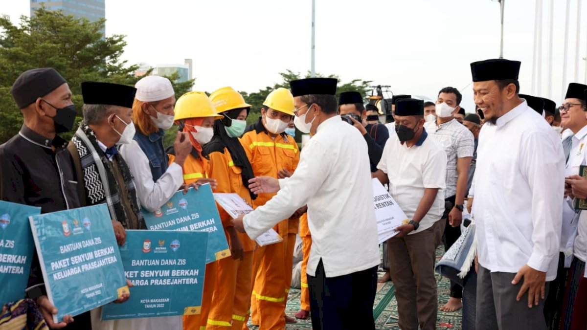 Shalat Subuh Berjamaah, Danny Minta Jadikan Zakat Sebagai Life Style