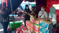 Risfayanti Muin Beri Bantuan pada Korban Kebakaran Aspol Perintis