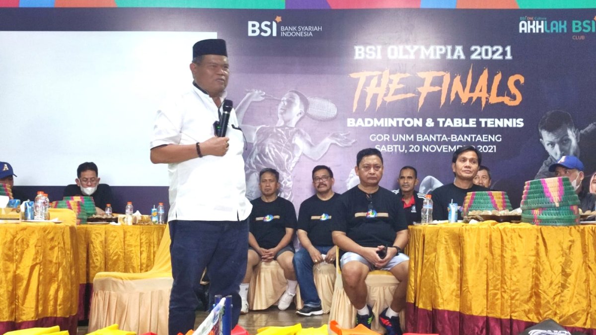 Rektor UNM Resmi Tutup Liga Ramadhan Bulutangkis PB UNM 01