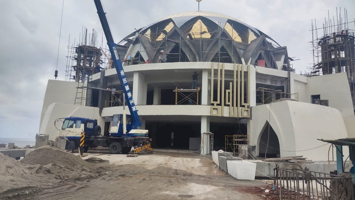 Material Pembangunan Masjid Terapung BJ Habibie Diimpor Dari China dan Spanyol