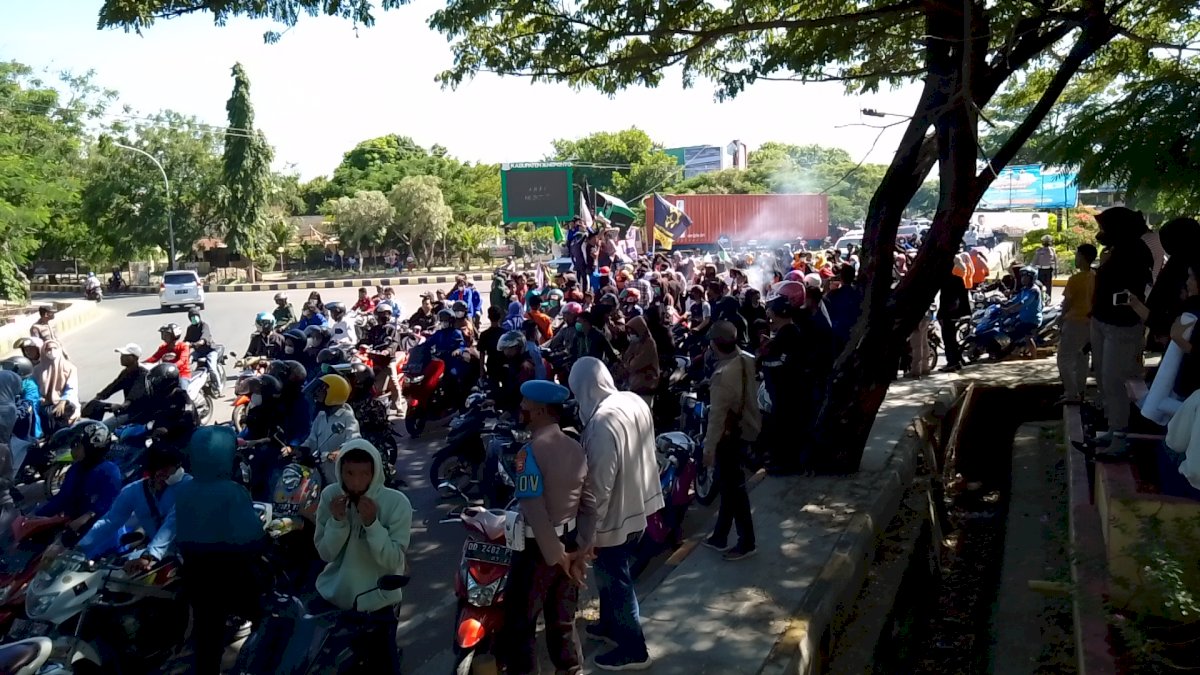 Ratusan Demonstran Unjuk Rasa di Jeneponto Tolak Penundaan Pemilu 2024