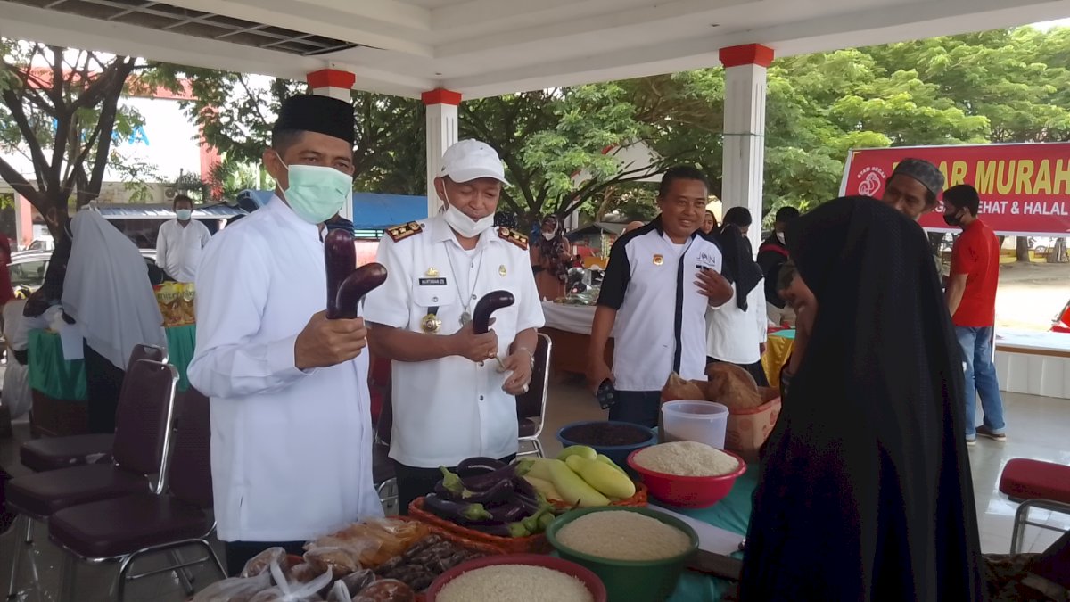 Jelang Lebaran Idul Fitri 1443 Hijiriah, Dinas Ketahanan Pangan Jeneponto Gelar Pasar Murah