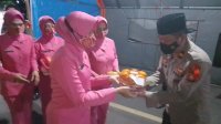 Beri Dukungan, Bhayangkari Cabang Jeneponto Kunjungi Pos-Pam Operasi Ketupat 2022
