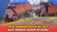 VIDEO: Detik-detik Truk Sembako Jatuh ke Laut saat Hendak Masuk ke Kapal