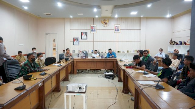 Aksi Unjuk Rasa di DPRD Luwu Timur, Senin (11/04).Ist