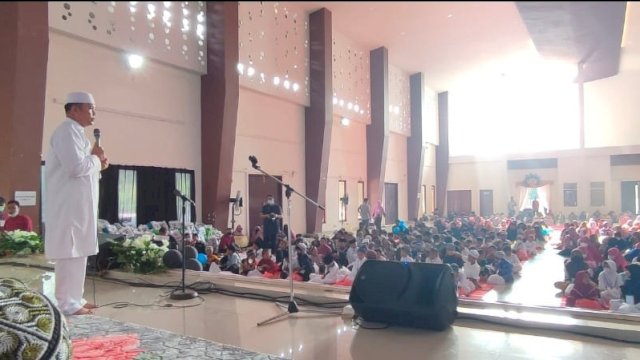 Sambutan Ketua DPRD Kabupaten Luwu Timur saat menghadiri kegiatan Amalia Ramadhan dihadapan sekitar 250 orang anak yatim. Ist