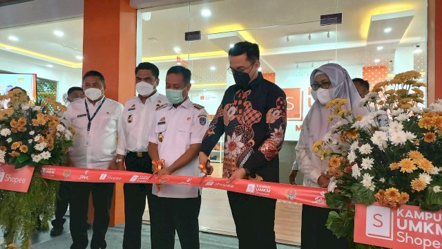 Peresmian Kampus UMKM Shopee di Jalan AP Pettarani Makassar oleh Gubernur Sulsel, Andi Sudirman Sulaiman (Sri Wahyudi Astuti / Sulselsatu.com)