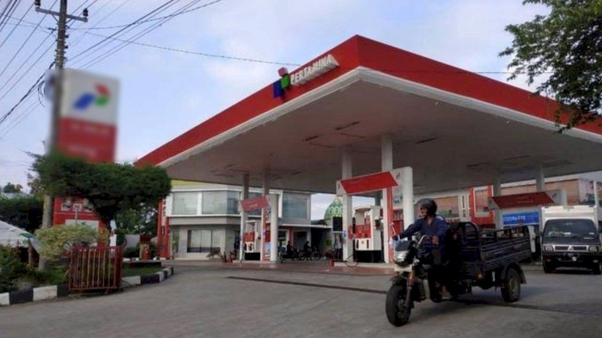 Tak Dilayani Isi BBM Pakai Jeriken, Nelayan di Jeneponto Ancam Bawa Mesin Perahu ke SPBU
