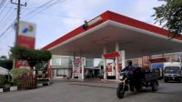 Tak Dilayani Isi BBM Pakai Jeriken, Nelayan di Jeneponto Ancam Bawa Mesin Perahu ke SPBU
