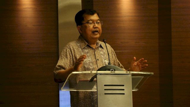 Jusuf Kalla menerima penghargaan bintang jasa oleh pemerintah Jepang (KALLA Group)