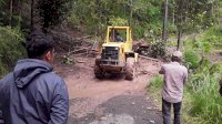 Jalan Tertutup Longsor di Batas Gowa-Sinjai Ditangani Kurang Dari 24 Jam