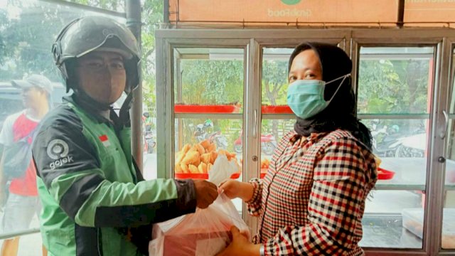 Omzet Jalangkote &amp; Kentang Donat Racing Center naik 200 persen selama Ramadan (dok. Gojek)