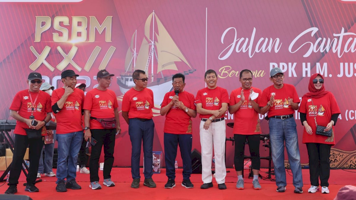 Danny Dampingi Aksa Mahmud Lepas 5.000 Peserta Jalan Santai PSBM