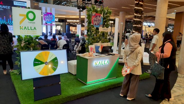Booth KALLA di Jakarta Marketing Week 2022 dengan konsep green energy (Kalla Group)