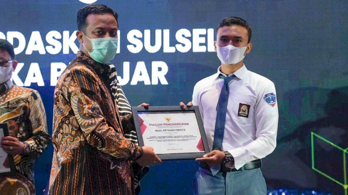 Andi Sudirman Launching Program ANDALAN Baruga Kompetensi GTK