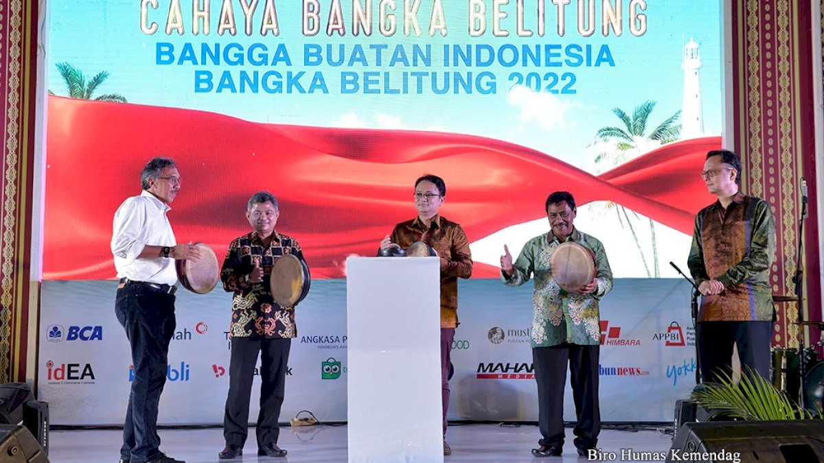 Jokowi Ajak Masyarakat Belanja Produk dan Wisata Dalam Negeri