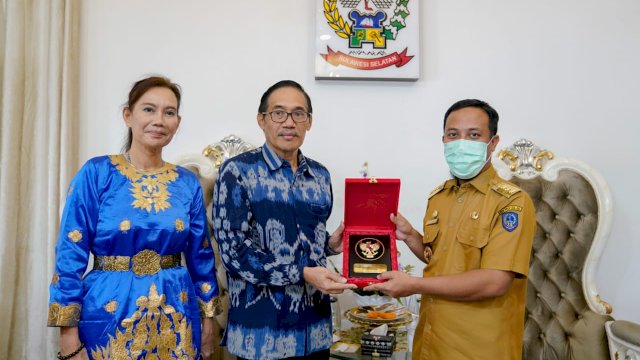 istimewa