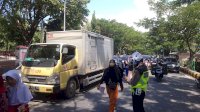 Breaking News : Aksi Galang Dana Sahabat Bontolojong Jeneponto Macetkan Jalan Poros