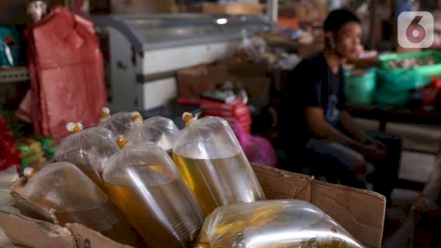 Subsidi minyak goreng curah akan dicabut mulai besok 31 Mei 2022 (dok. Liputan6)