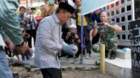 Danny Pomanto Bersama Ketua DPRD Makassar Rudianto Lallo Lakukan Peletakan Batu Pertama Rehabilitasi Masjid PN Kelas 1A