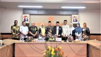 Rektor UNM Lepas Calon Jemaah Haji UNM
