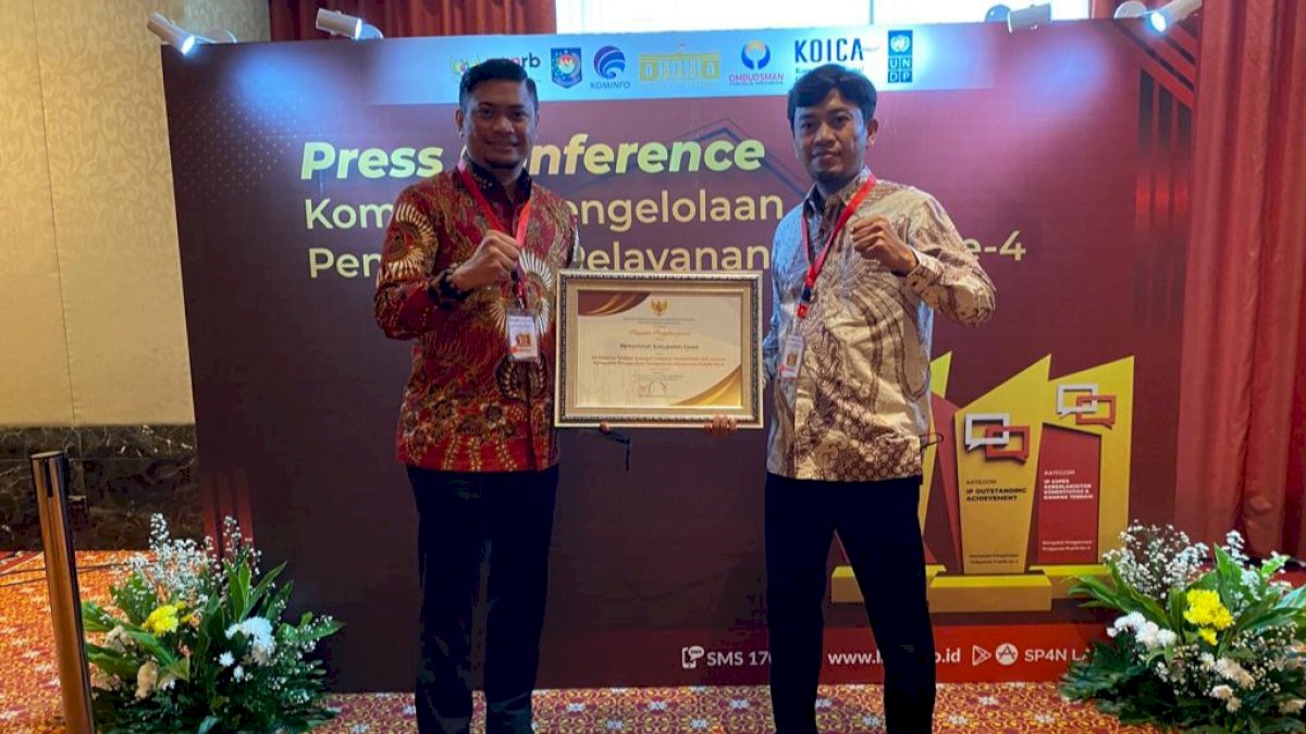 Pemkab Gowa Terima Penghargaan Pengelolaan Pengaduan Pelayanan Publik Terbaik