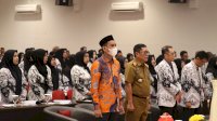 Ketua DPRD Rudianto Lallo Sebut Guru Sebagai Intelektual dan Cendekiawan
