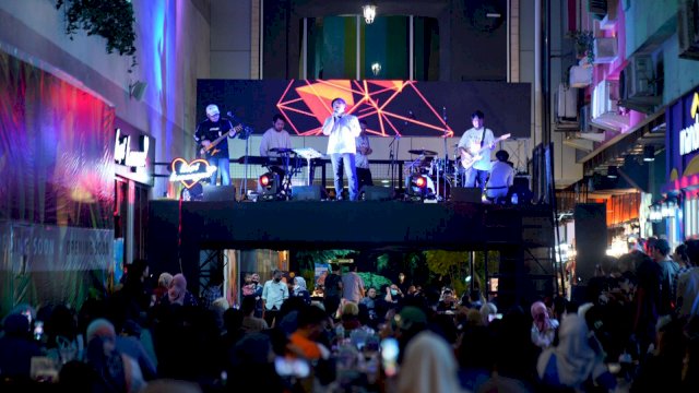 Live from The Arcade Mal Ratu Indah (MaRI) yang menghadirkan Fadly 'Padi' (dok. Ist)