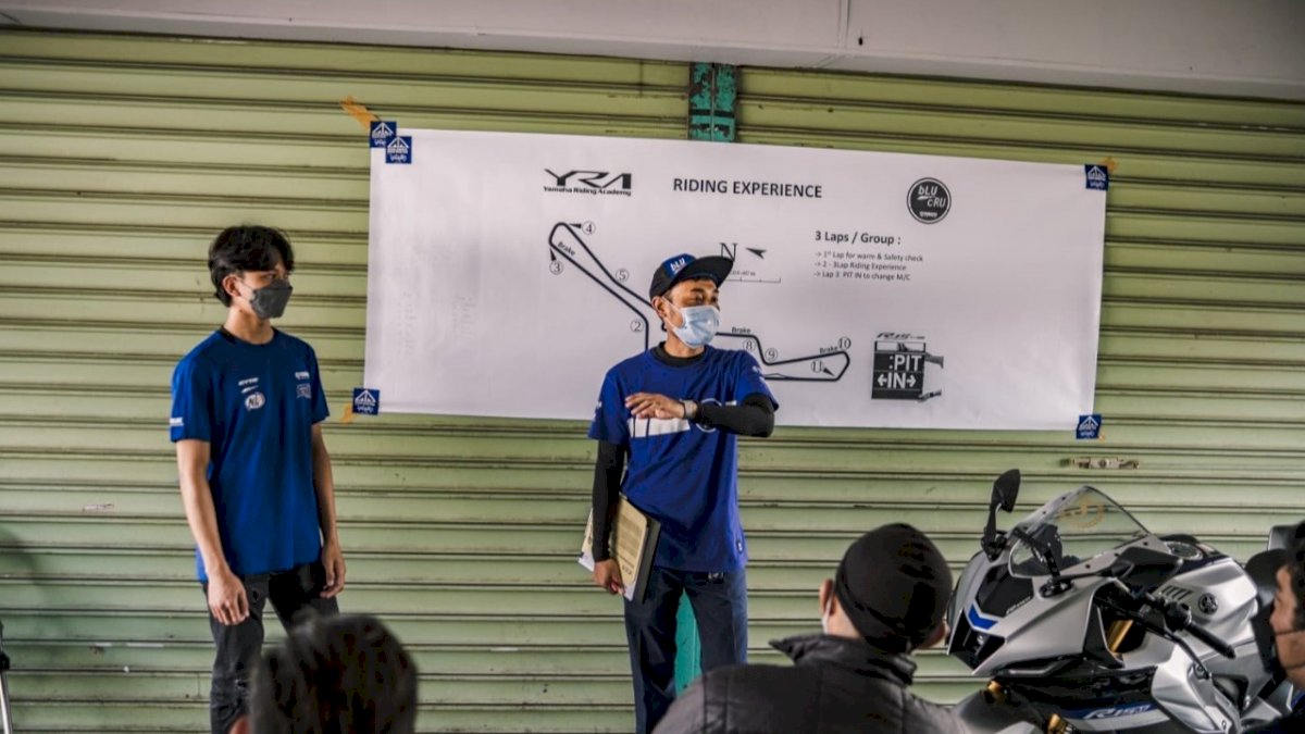Yamaha bLU cRU, Berikan Kesempatan Konsumen Merasakan All New R15 Connected Series di Sirkuit