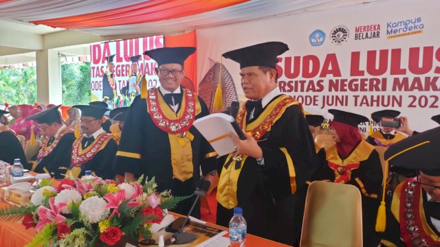 Rektor UNM ke Wisudawan: Tunjukkan Jati Diri Sebagai Ilmuan yang Profesional