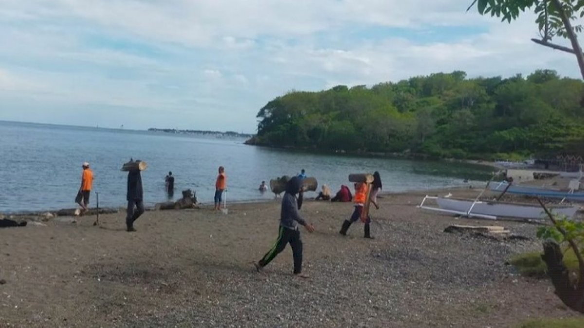 Bersih Pantai Jadi Agenda Rutin DLH Parepare Tiap Pekan