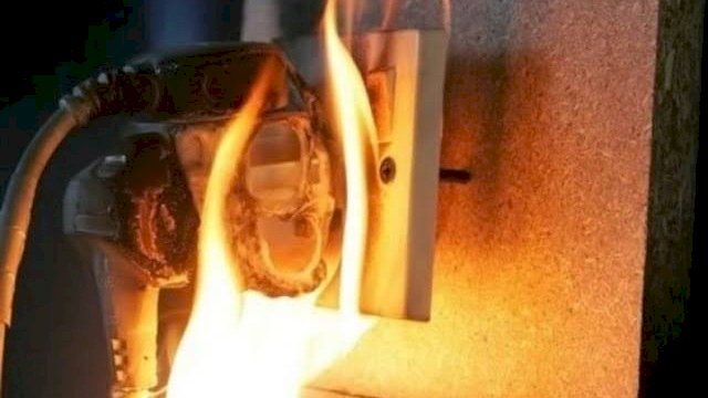 Damkar Makassar sebut penyebab kebakaran di Makassar didominasi masalah listrik (dok. Kumparan)