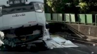 Kecelakaan Mobil di Jalan Tol Ir Sutami, Satu Mobil Box Terguling
