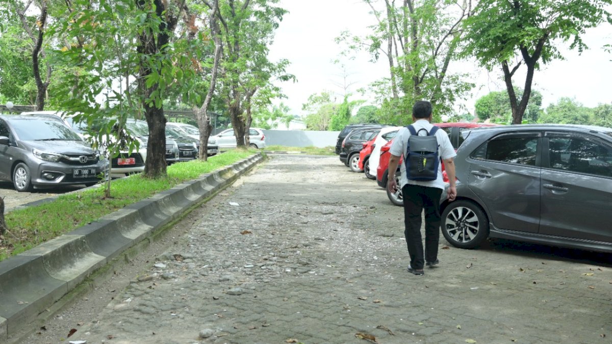 Pedesterian Kantor Gubernur 10 Tahun Tak Pernah Diperbaiki, Amson: Sudah Saatnya Dibenahi