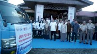 Rusdi Masse Serahkan 700 Paket Ikan Sehat-Bermutu ke Warga Sidrap